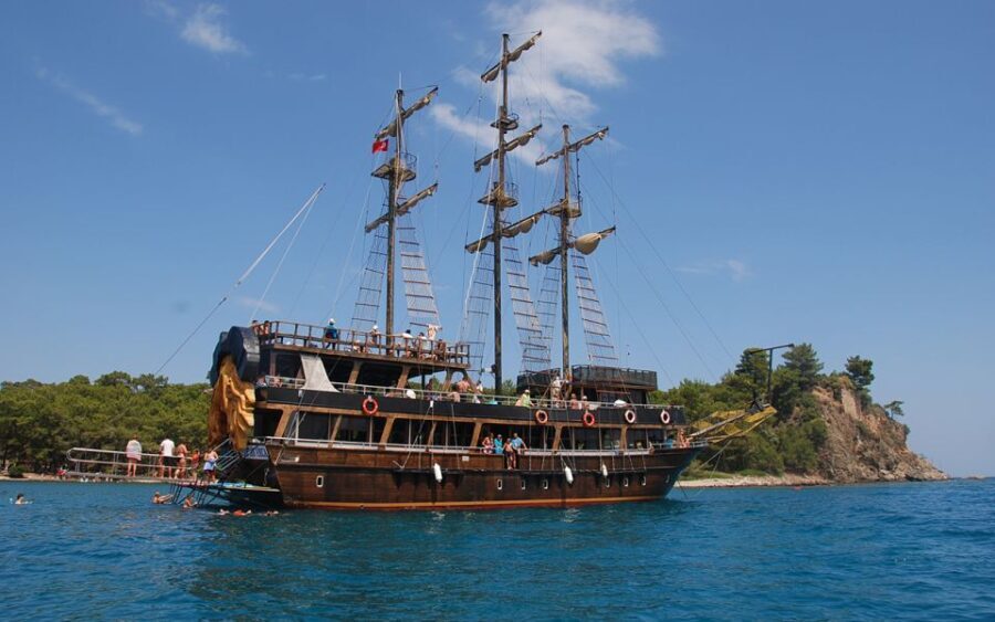 Alanya Pirate Boat Trip with Lunch, Swimming & Foam Party - Practical Tips for the Tour