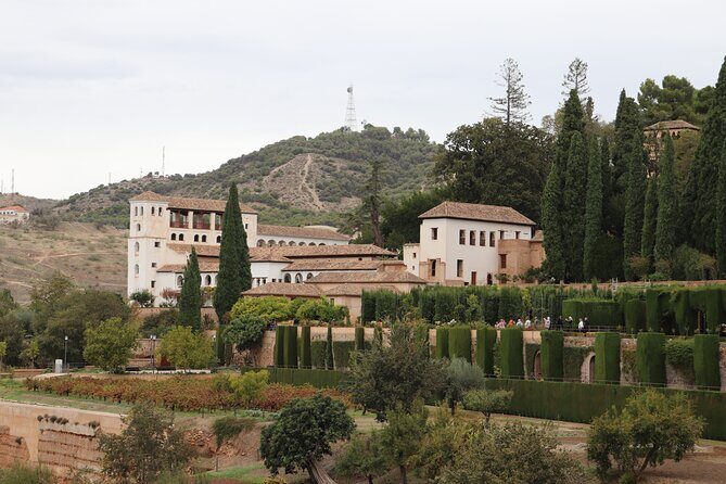 Alhambra Private Tour with tickets - What Sets This Tour Apart?