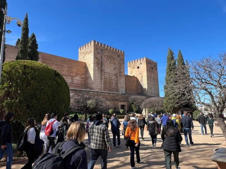 Alhambra Surroundings: History, Architecture and Legends - The Experience in Detail