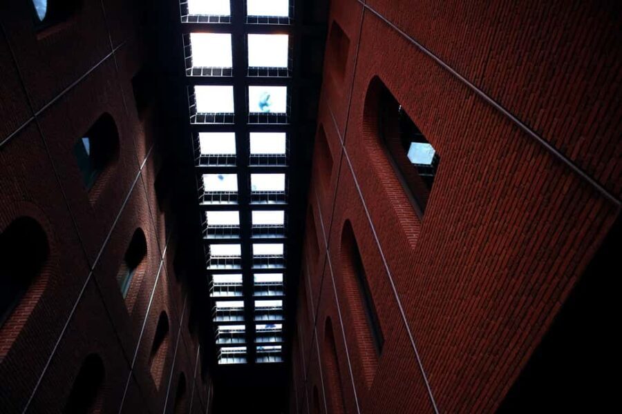 Alhóndiga de Bilbao: Art explained by Artists - Philippe Starck’s Redesign Philosophy