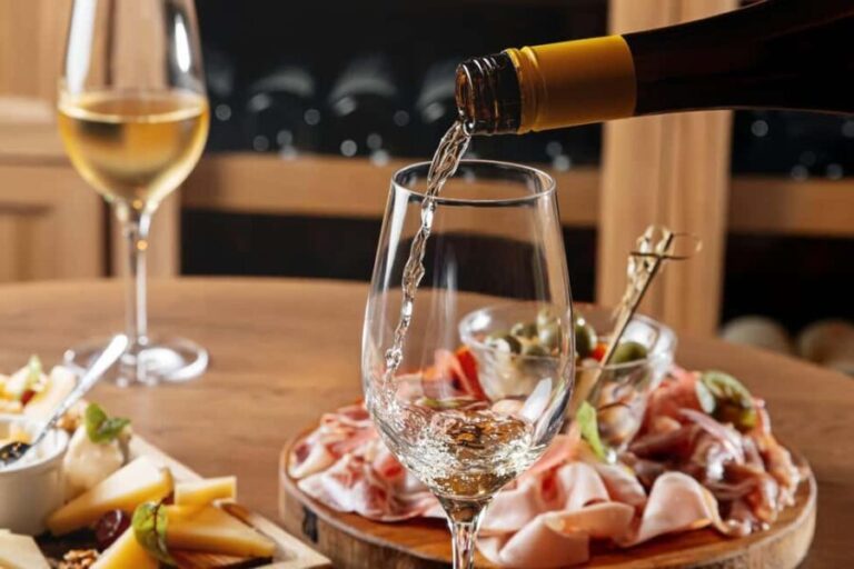 Alicante: Premium Tour of the winery. The best wines. Private transportation. - Who Will Love This Tour?  