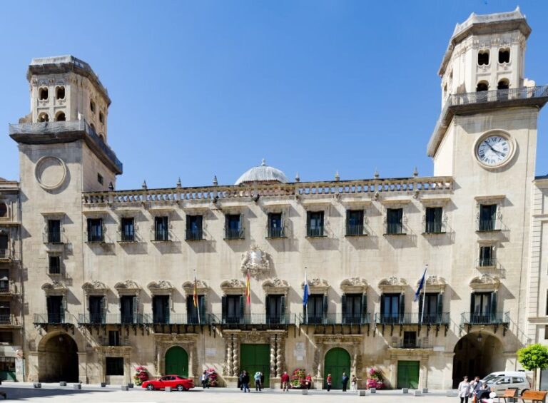 Alicante: Private Walking Tour with a Local - How the Tour Is Structured