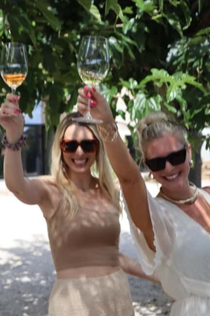 Alicante: Sustainable Wine & Tapas Experience at 3 Wineries - Why this Tour Offers Good Value