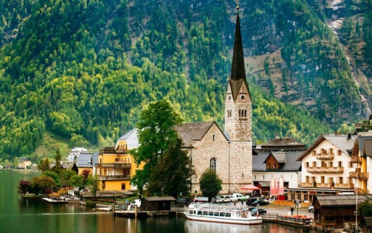 Alpine Beauty & Fairytale Towns: Hallstatt & Salzburg Tour - Hallstatt: The Alpine Fairy Tale