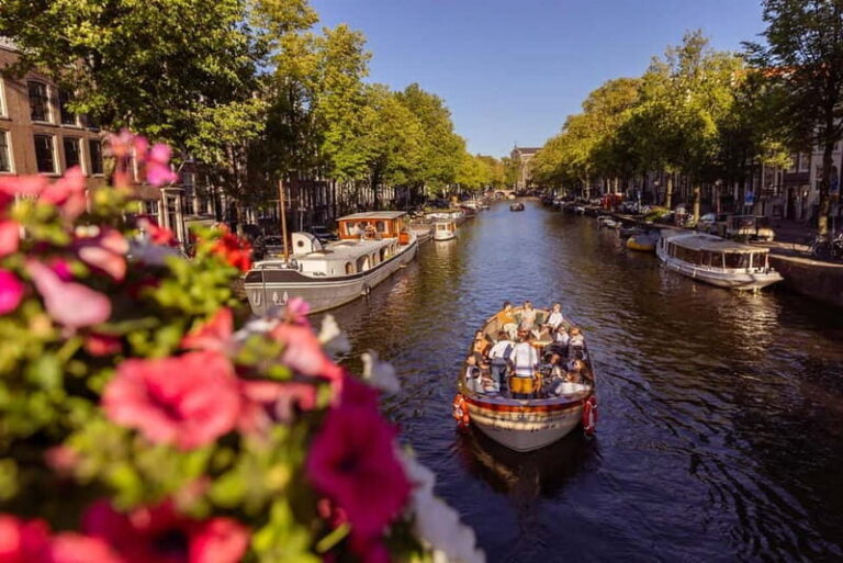 Amsterdam: 2-Hour Luxury Canal Cruise with Snacks & Drinks - The True Value: Why This Tour Stands Out