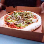 Amsterdam: Evening Pizza Cruise Along the Canals - The Dining Experience