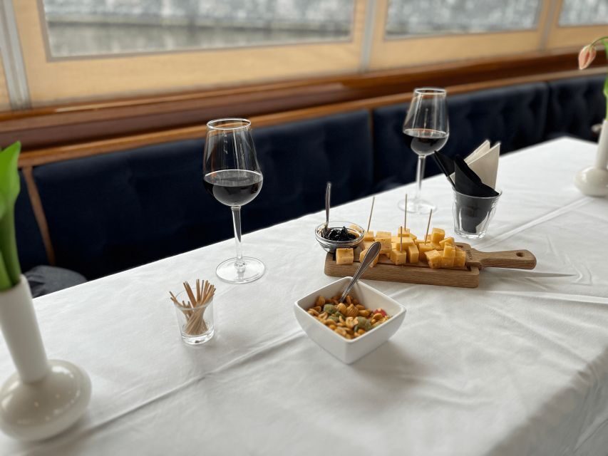 Amsterdam: Luxury Light Festival Cruise with Optional Drinks - Why This Tour Works Well