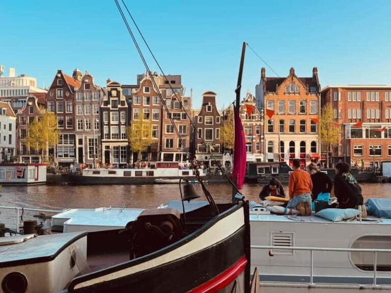 Amsterdam: Off the Beaten Path Bike Tour in French - Why This Tour Offers Great Value