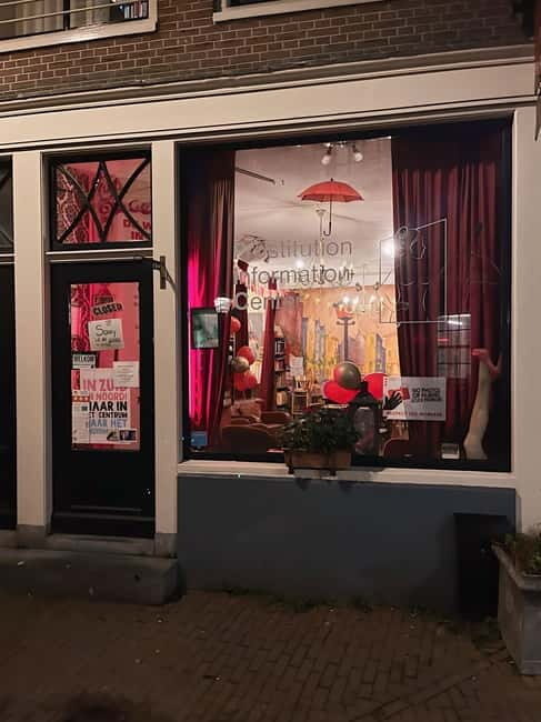 Amsterdam: Red Light District Tour in German/English for groups of 4 or more - What to Expect from the Itinerary