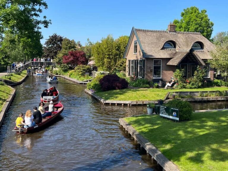 Amsterdam: Zaanse Schans and Giethoorn Guided Combo Tour - Journey to Giethoorn: The Venice of the Netherlands