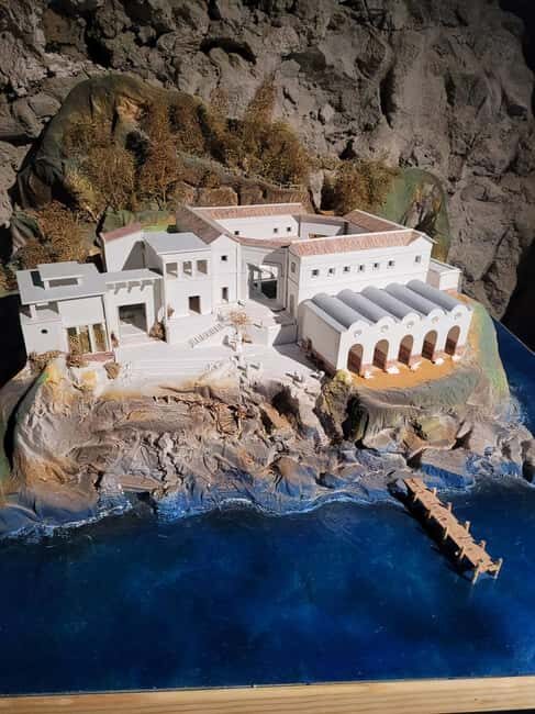 An immersive journey to discover Sorrento. - Artifacts and local crafts