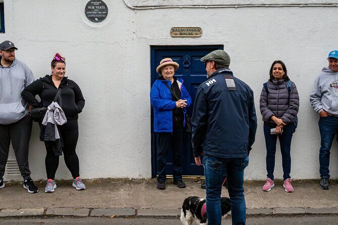 Ancient Paths of Howth Village with a Local and his Dog - Exploring Howth Village and Its Streets