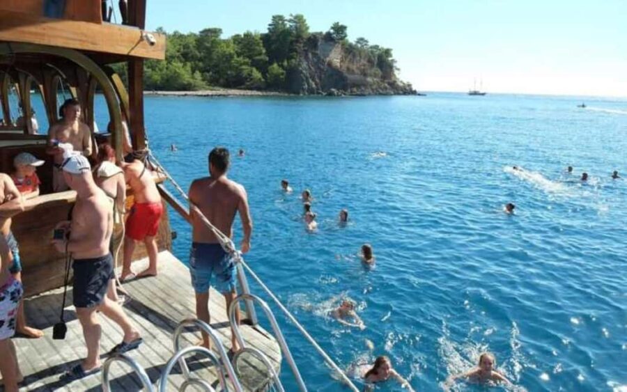 Antalya Boat Tour: Düden Waterfall, Swim & Soft Drinks - The Reviews: What Travelers Say