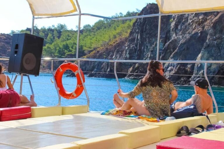 Antalya: City Tour with Boat Trip, Old Town & Waterfalls - How the day unfolds