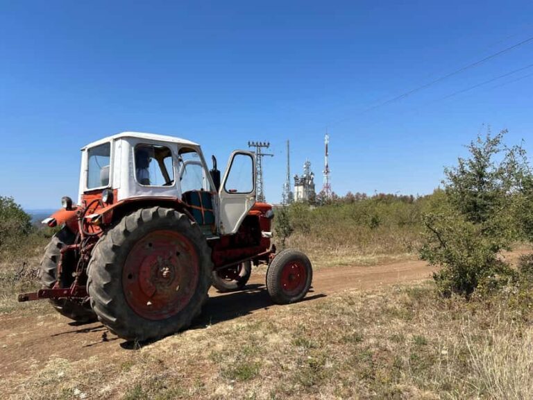 Arbanasi: 40-Minute Tractor Self-Driving Experience - What Is the Tractor Self-Driving Experience in Arbanasi?