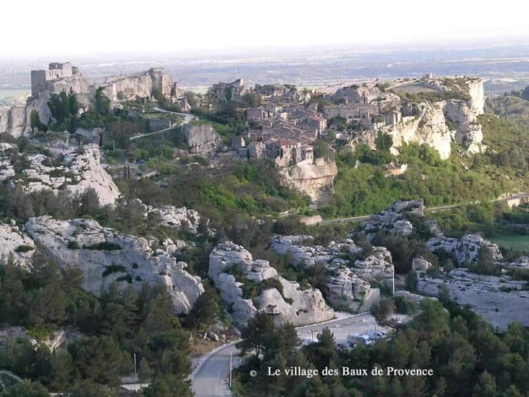 Arles, Saint-Rémy & Les Baux De Provence -7 hours - What Makes This Tour Stand Out?
