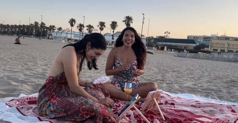 Art and Ocean Breeze: Painting Experience. - What Makes It Special?