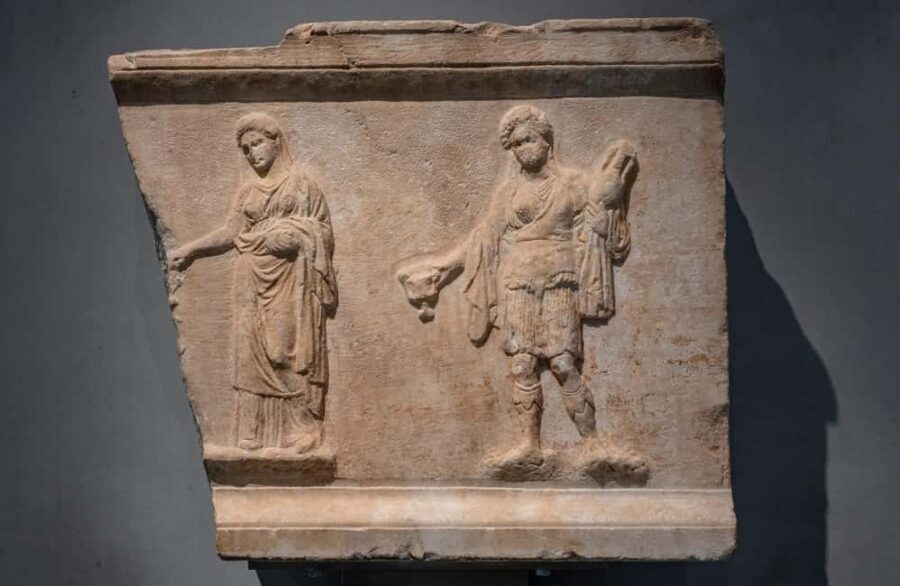 Athens: Acropolis Museum Reserved Entry Ticket & Audio Tour - Who Should Consider This Experience?