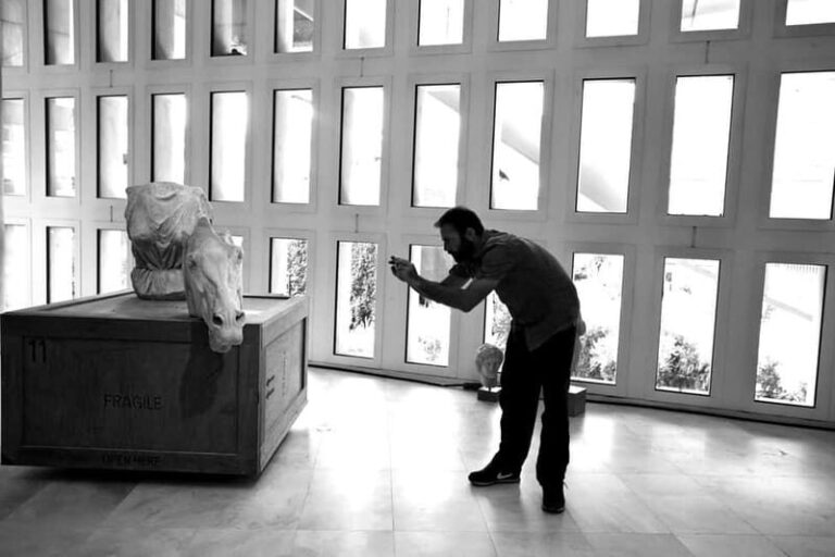 Athens: Private Photo Tour with a Professional Photographer - Exploring the Itinerary: What You Can Expect