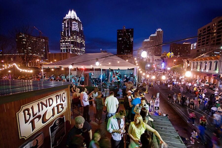 Austin: Live Music Crawl - Authentic Insights from Reviewers