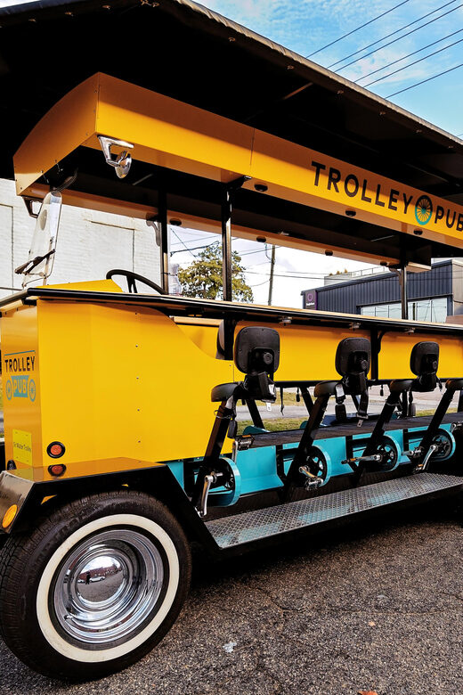 Austin: Trolley Pub Austin Public Mixer Tour - The Vibe and Group Atmosphere