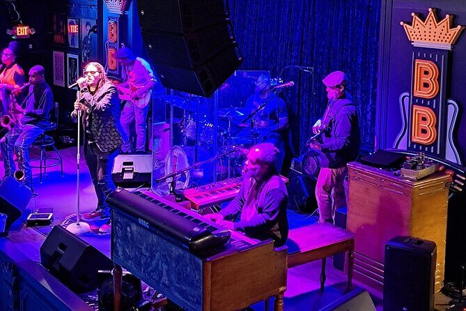 Bag-Free Memphis: 90-Minute Mystery Walk with Luggage Storage - Who Should Consider This Experience?