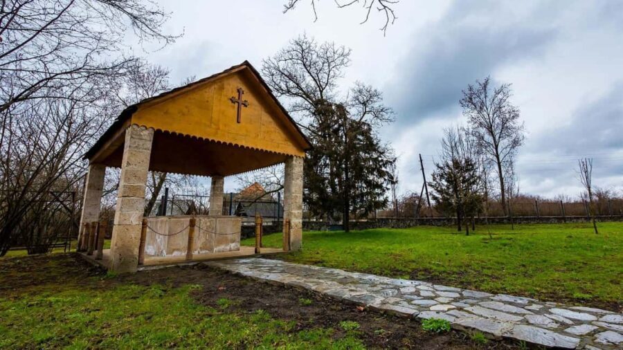 Baku to Gabala: Nij Village Guided Tour, Udi Church Visit - Exploring Nij Village