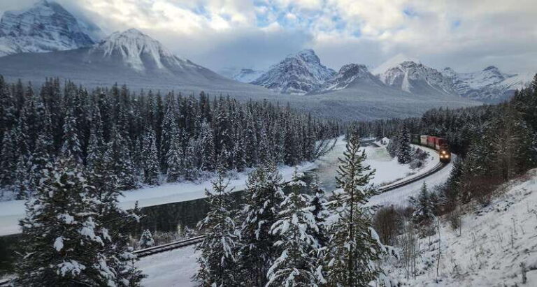 Banff/Canmore: Lake Louise & Johnston Canyon - Exploring the Highlights: Lake Louise & Johnston Canyon