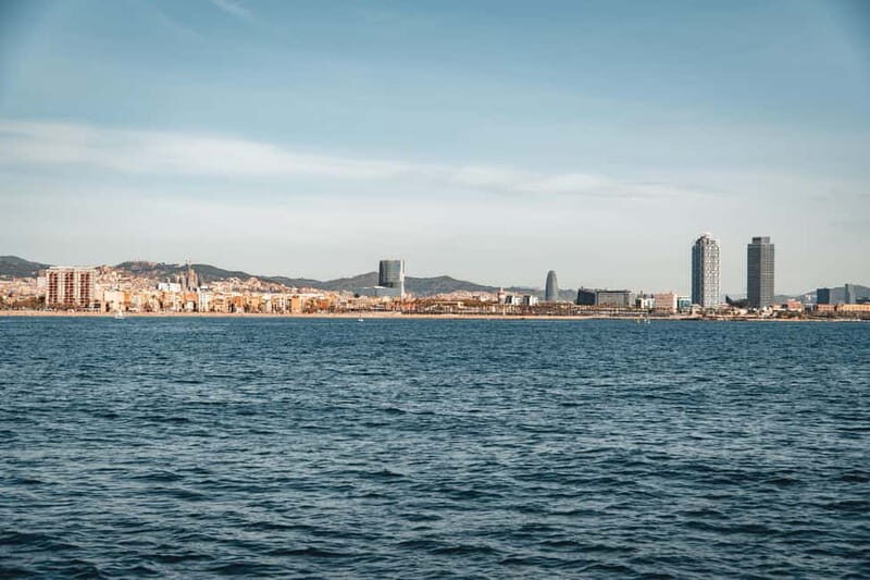 Barcelona: Brunch Boat Party with Drinks and DJ - The Experience in Detail