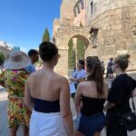 Barcelona Gothic Quarter: Roman Walls and Hidden Courtyards - Guide and Experience Quality
