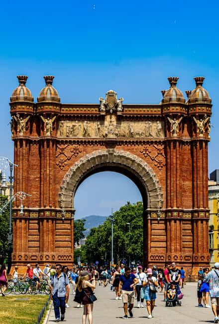 Barcelona: Night Lights & Tapas Tour by Car - In-Depth Breakdown of the Itinerary