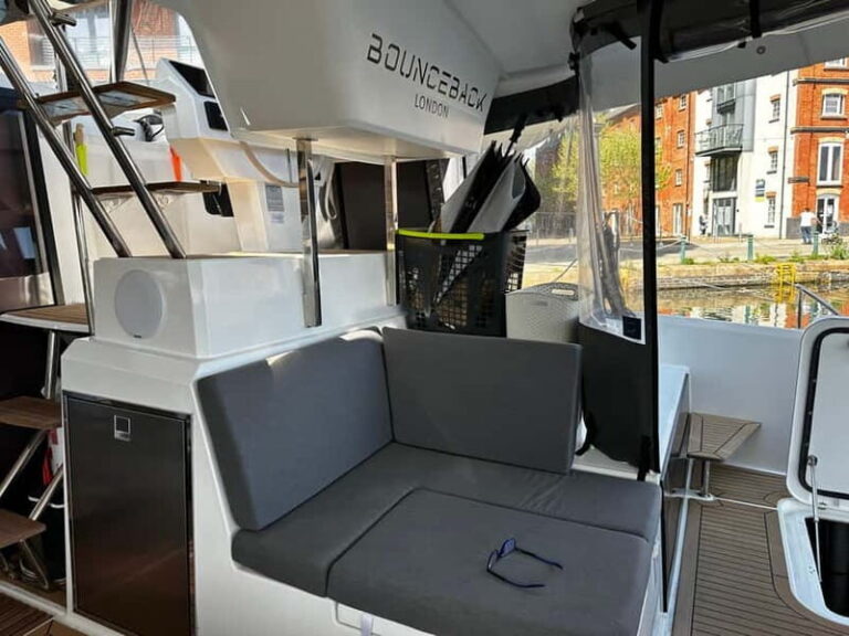 Barcelona: Private luxury ocean catamaran excursion - The Experience in Context