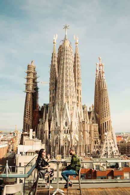 Barcelona: Sagrada Familia Evening Tour with Cava - Why This Tour Works