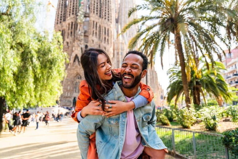 Barcelona: Sagrada Familia Photoshoot - Authentic Experiences from Real Travelers