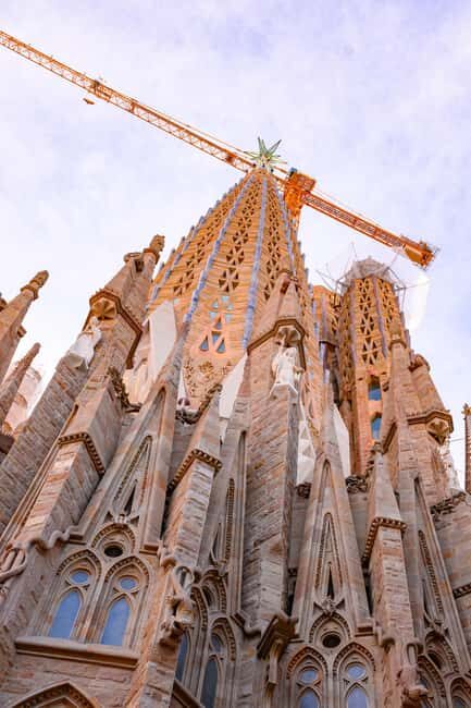 Barcelona: Sagrada Familia Tour & Authentic Tapas Experience - Who Should Book This Tour?