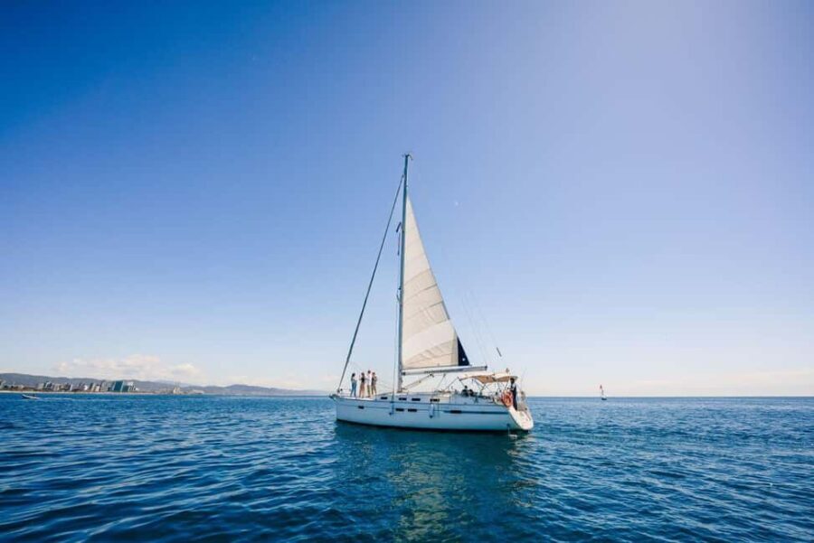 Barcelona: Sunset sail trip, GINTONIC workshop and open bar - Who Will Enjoy This Tour?