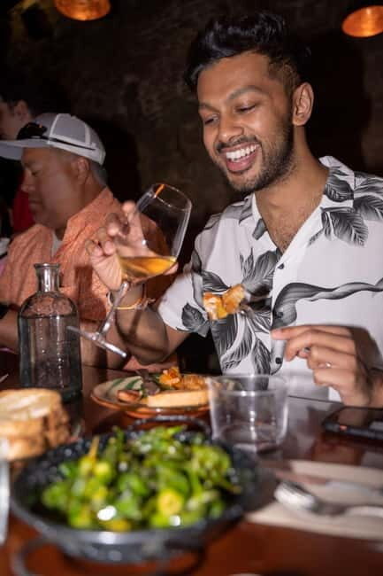 Barcelona: Tapas and Drinks Tour of Old Town - Exploring the Itinerary in Detail