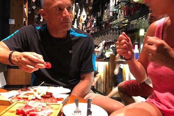 Barcelona´s Lunch or Dinner Tapas Tour: Food, drinks, happiness! - Practical Details & Tips
