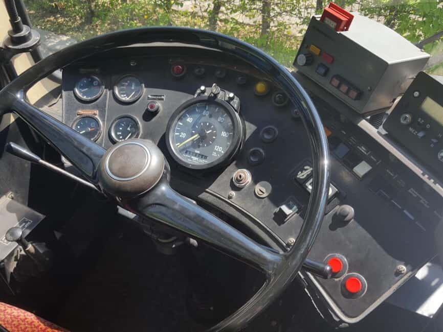 Bavarian Bus Tours Sightseeing Munich with free drinks - A Retro Ride Through Munich: What You Can Expect