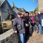 Bayeux: 9.30 DAILY 2-HOUR WALKING GROUP CITY TOUR IN ENGLISH - A Deep Dive into the Bayeux Experience