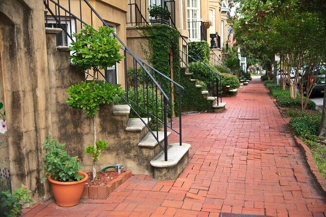 Behind The Scenes Movie Tour Midnight in the Garden - Exploring the Savannah Film Tour in Detail