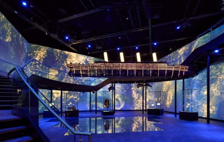 Belfast Day Tour with Peace walls, Titanic & Irish whiskey - The Authentic Belfast Experience: Murals, Walls, and Cultural Landmarks