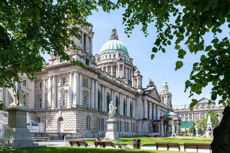 Belfast : Sightseeing Private Custom Tour with a Local Guide - Detailed Breakdown of the Tour Experience
