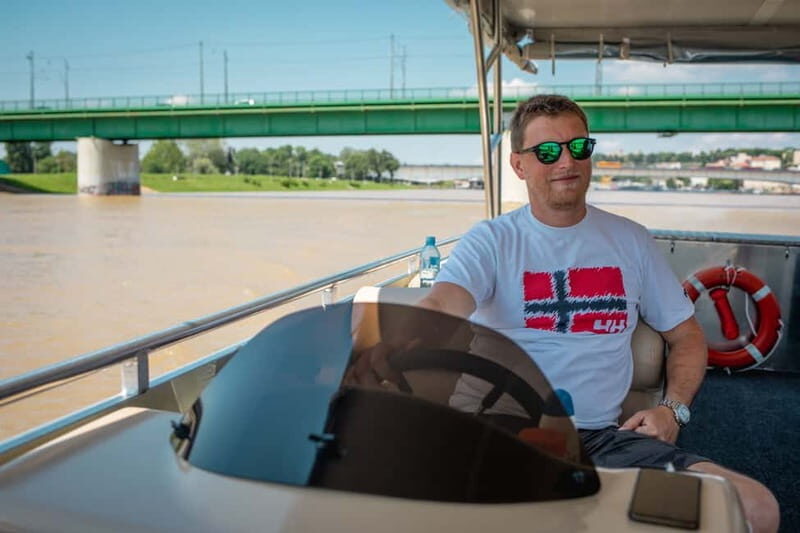 Belgrade: Sunset Sightseeing Cruise with Drinks - Who Should Book This Tour?