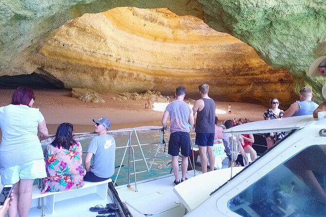 Benagil cave tour - Comfort and Group Size