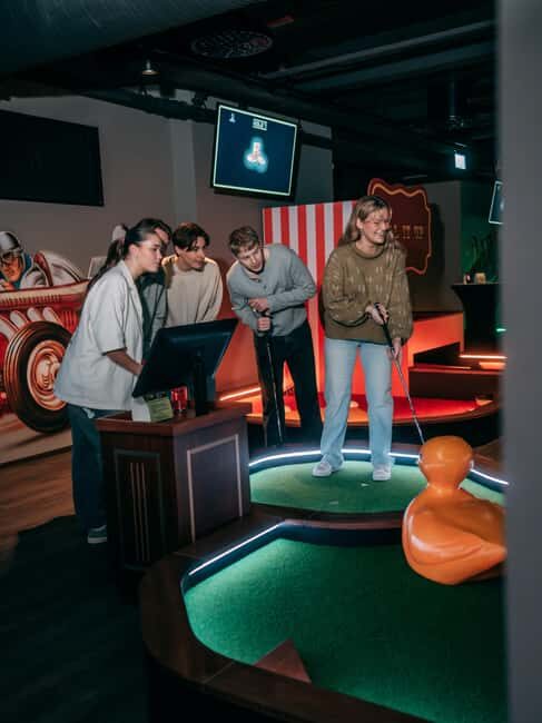 Bergen: High-Tech Minigolf in Top Bergen Activity Bar! - The Core Experience: High-Tech Minigolf