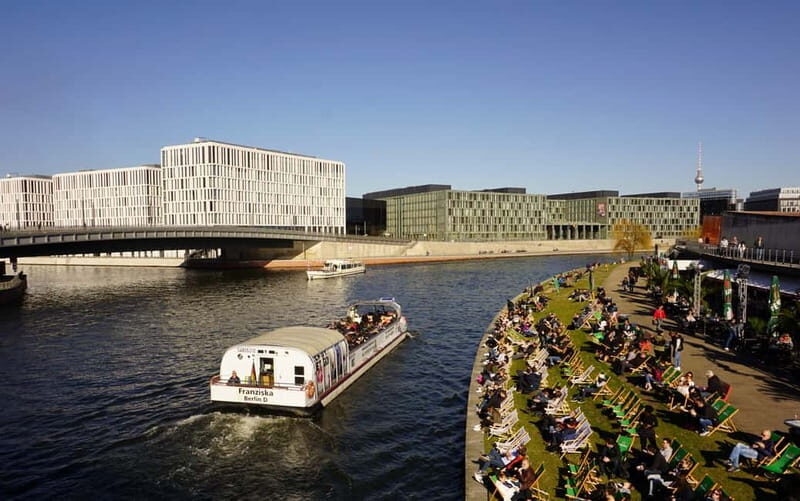 Berlin: 1-Hour Boat Tour with Bilingual Guide (Ger/Eng) - An Overview of the Experience