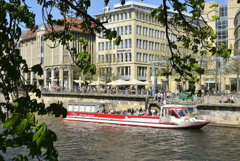 Berlin: 1-hour Highlights River Cruise Through Old and New - An In-Depth Look at the Experience