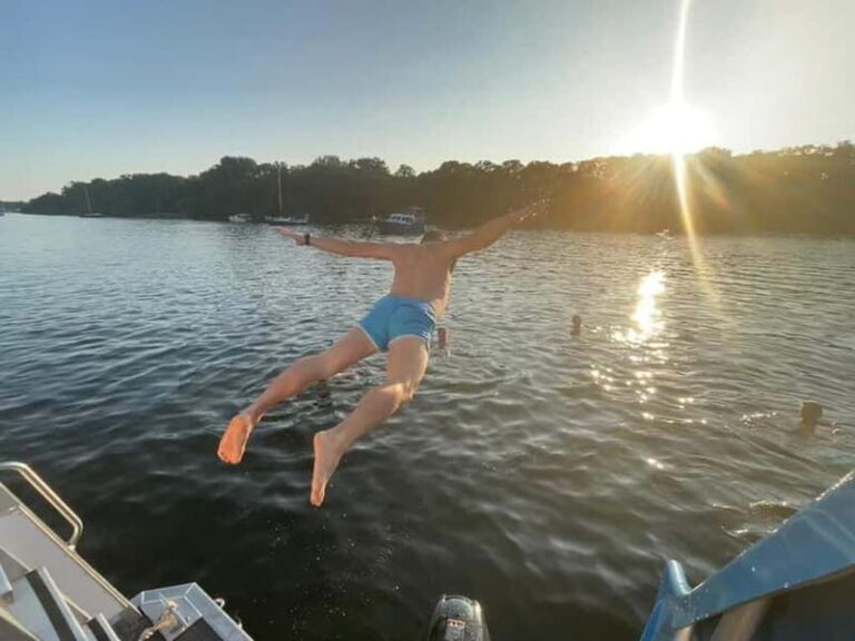 Berlin: Boat Rental BBQ boat with waterslide for 12 people - What to Expect During Your Day on the Water