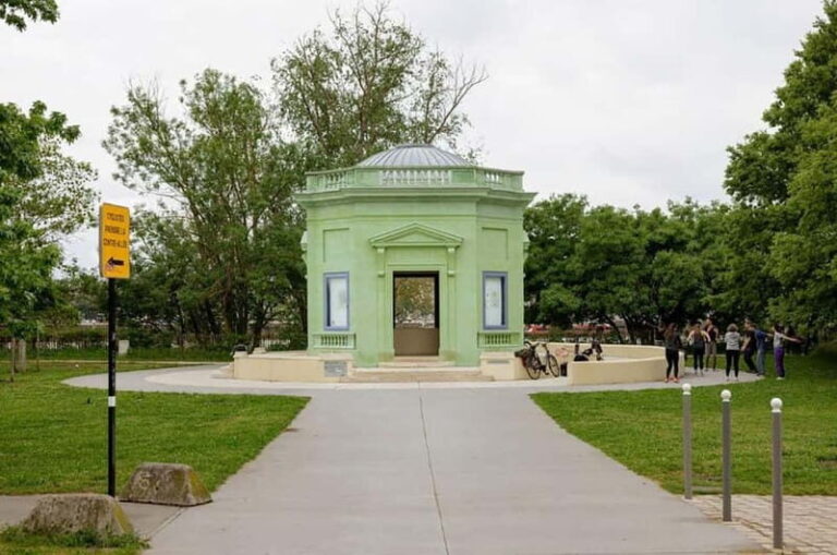 Beyond the Beaten Path: Explore Bordeauxs Right Bank - What to Expect from the Tour